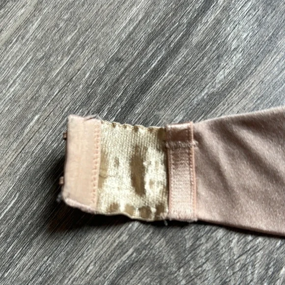 Felina Nude Strapless Bra - Picture 5 of 7